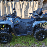 Quad can-am outlander max 4x4 dps