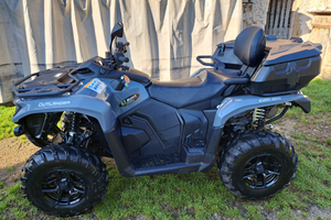 Quad can-am outlander max 4x4 dps