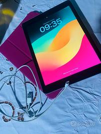 Tablet ipad 6th gen + accessori