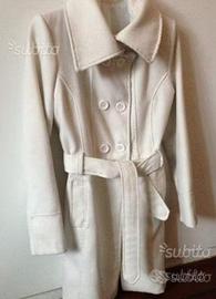 Cappotto bianco stile trench