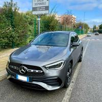 Mercedes GLA 220d 4MATIC – AMG Line, tetto, FULL .