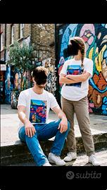 T-shirt bianca stampa street art