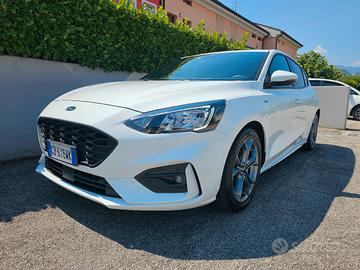 Ford Focus 1.5 120cv ST-LINE