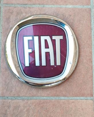 logo anteriore fiat 500