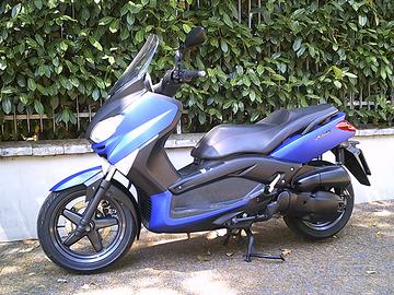 Yamaha X Max 125