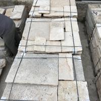 Lastricato di basole di recupero