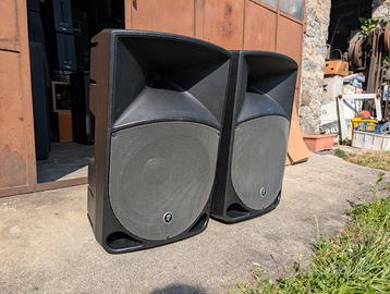 Mackie Thump TH-15A