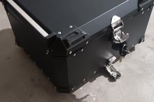 Baule moto 85 litri piu' piastra