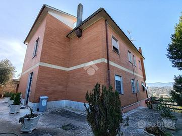 5 LOCALI A GALLICANO NEL LAZIO