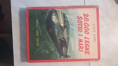 libro 20 Mila leghe sotto i mari