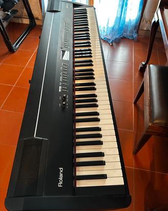 Piano Roland FP-7F