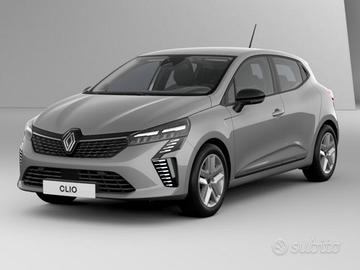 Renault Clio 2024 incidentata cambio automatico 