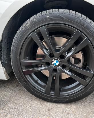 Cerchi e valvole in Lega per BMW serie1