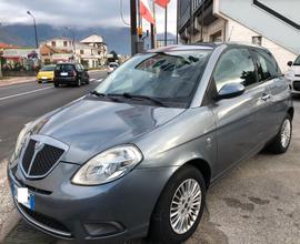 Lancia Ypsilon 1.3 MJT 75 CV Platino