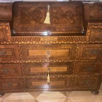 mobile antico con cassetti segreti