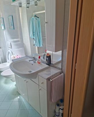 mobile bagno con marmo