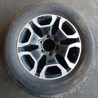 Cerchio con pneumatico Toyota Hilux