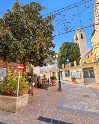 MONOLOCALE A ALBISSOLA MARINA