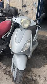 Piaggio fly 125