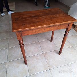 Tavolino in Legno Massiccio Vintage