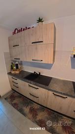 CUCINA COMPONIBILE CON FRIGORIFERO SAMSUNG