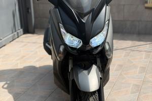 Yamaha Xmax 400 -Tagliandato- Gomme nuove - 3800€