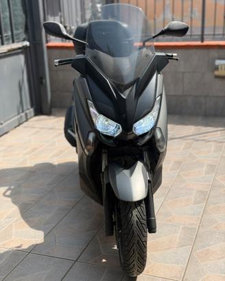 Yamaha Xmax 400 -Tagliandato- Gomme nuove - 3800€