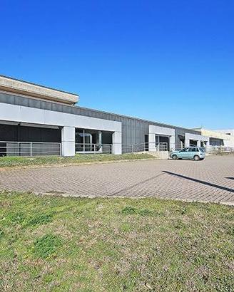Immobile di 2005 m² con più di 5 locali a Osio Sop