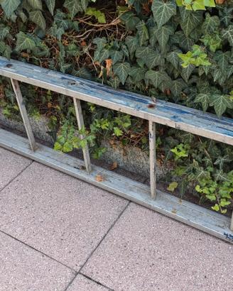 Scala a sfilo in alluminio
