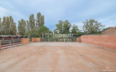 PORZIONE DI FABBRICATO CON APPARTAMENTO DI 158 MQ
