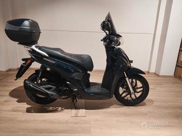 Kymco People S 200