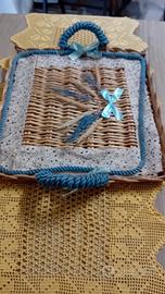 vassoio intrecciano in vimini 