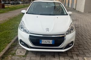 Peugeuot 208