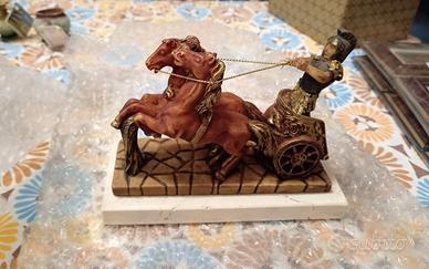 Statuetta biga romana