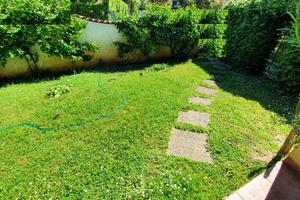 Lido di Camaiore bilocale con giardino