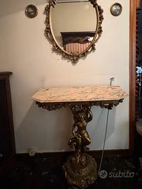Tavolino e specchio