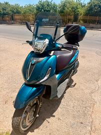 Beverly 300