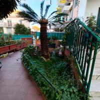 Villa di 3 livelli fuori terra