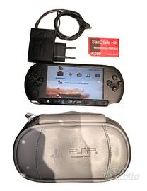 Sony PSP con Custodia, Cavo e Memory 2GB