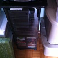 Mobiletto portatile per tv e stereo nero in legno