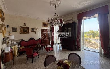 RIVIERA DI CHIAIA - Ampie dimensioni con Affaccio