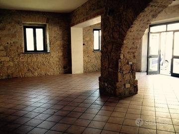 Immobile di 90 m² con 2 locali a Tarquinia