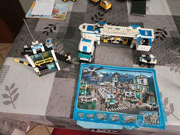 Lego city police stazione di polizia, con camion della spazzatura