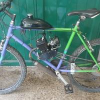  mtb con motore a scoppio