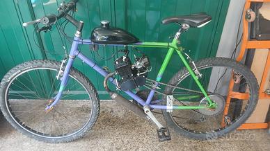  mtb con motore a scoppio