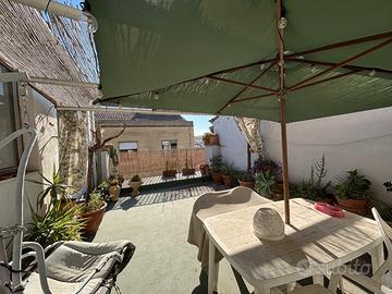 Indipendente 160 mq su due piani con due terrazzi