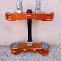 Piastra originale KTM per forcelle WP