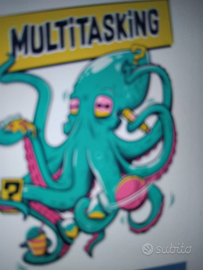 Operatrice telefonica multitasking