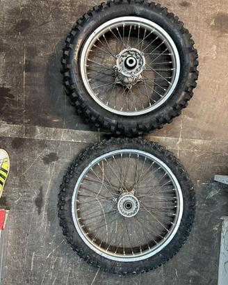 Ruote complete Yamaha YZ 125 / YZ 250 2T – cerchi,