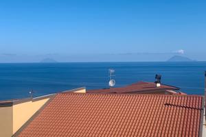 Villa di proprietà e attività a Capo d'Orlando